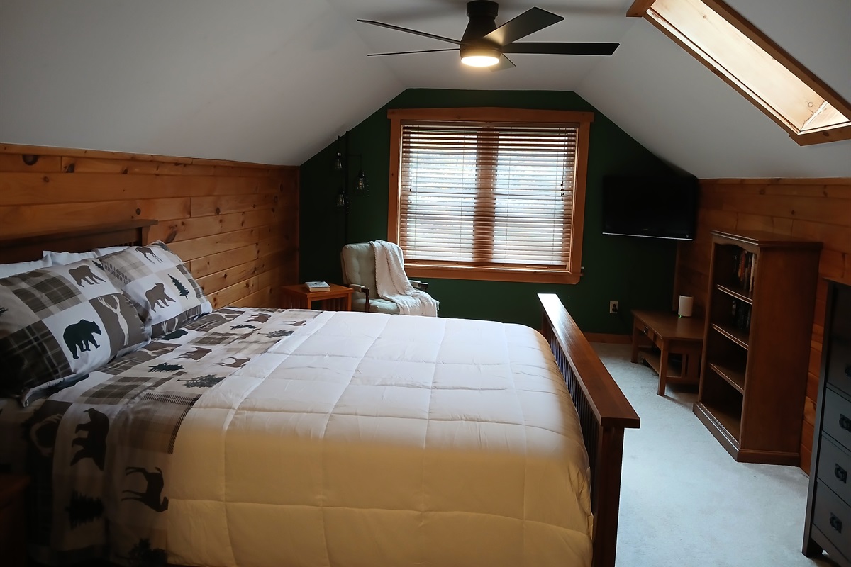 Upstairs Bedroom #4 - Queen