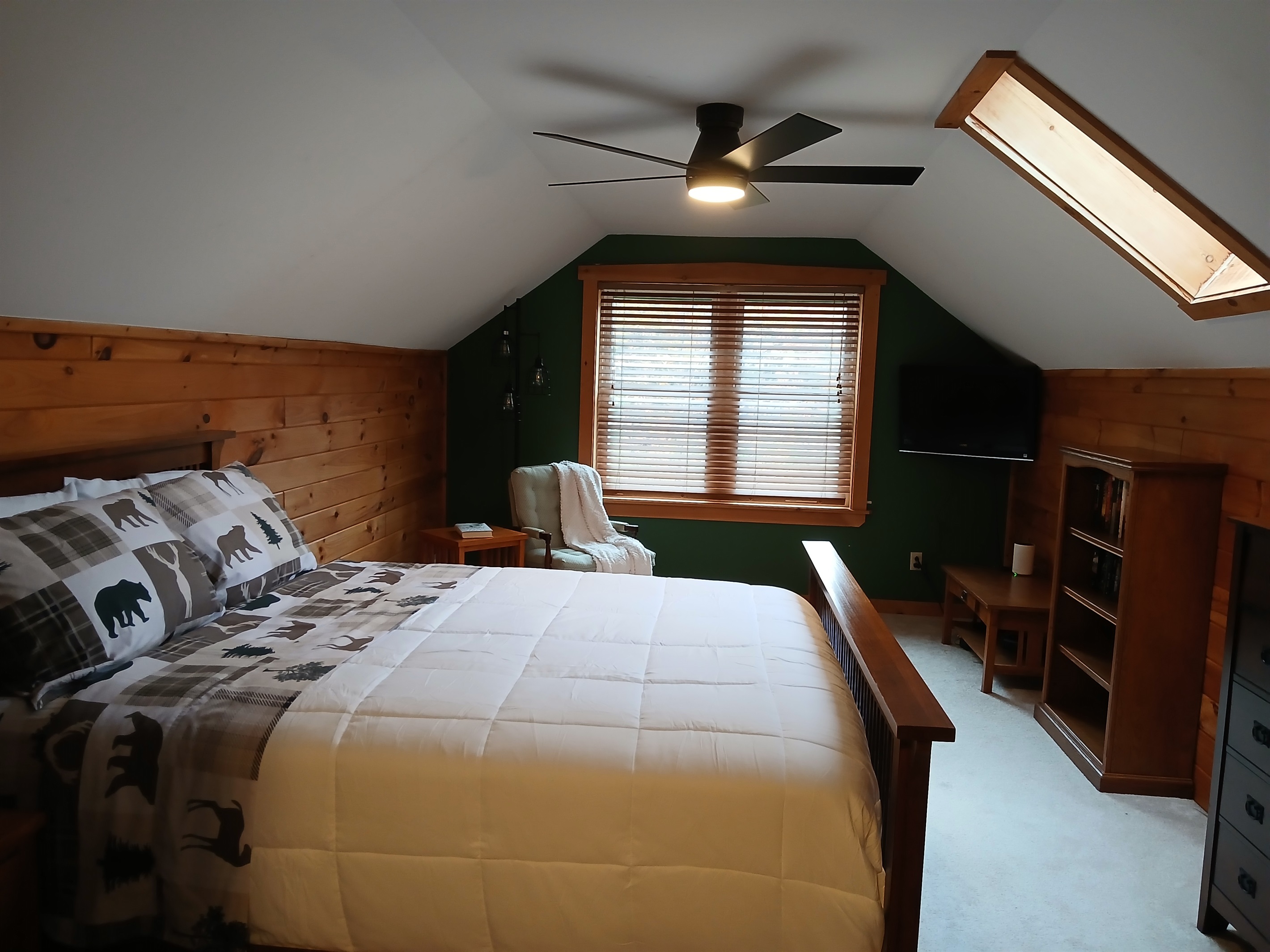 Upstairs Bedroom #4 - Queen