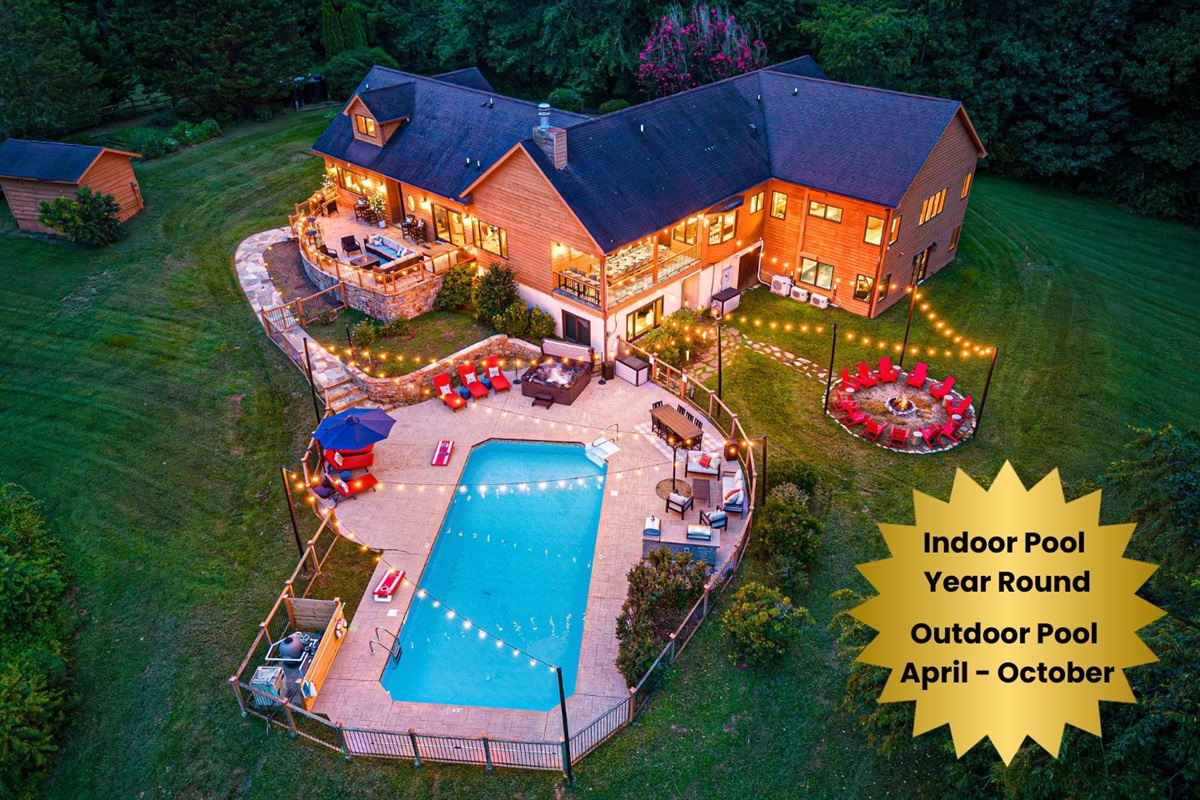✨Twin Oaks Lodge - the best home for you and yours to vacation, relax and enjoy! Every bit of this home is created for you. From family reunions to friend getaways to girl trips, this is the ultimate home.