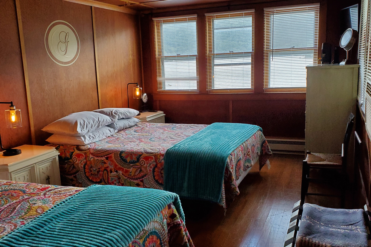 Queen bedroom #2 with two queens beds
