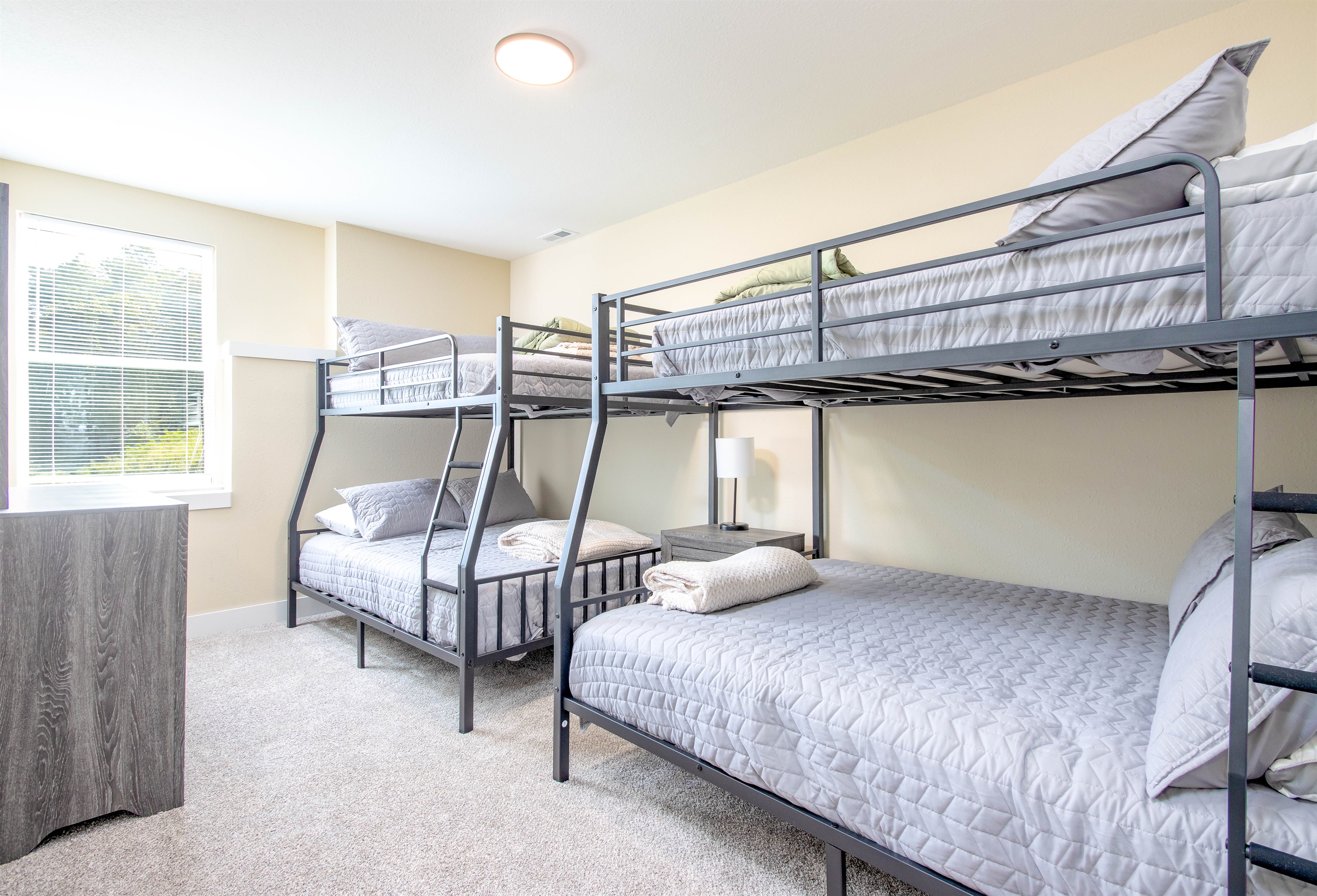 photo of similar bedroom set up