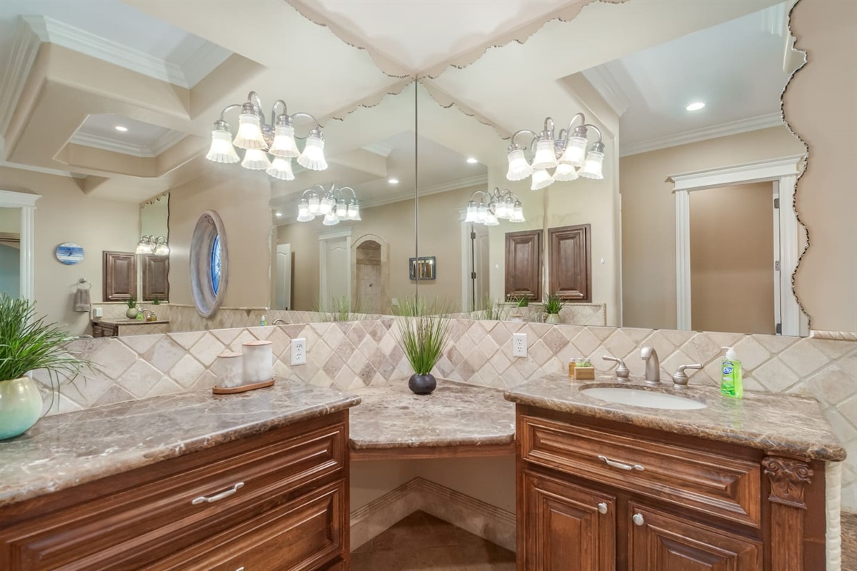 Luxurious 5 Bed; Desert Oasis w/ Pool! — Desert Paradise Retreat | Luxe 5BR w/ Pool in Mesa, Mesa, Arizona — photo 39