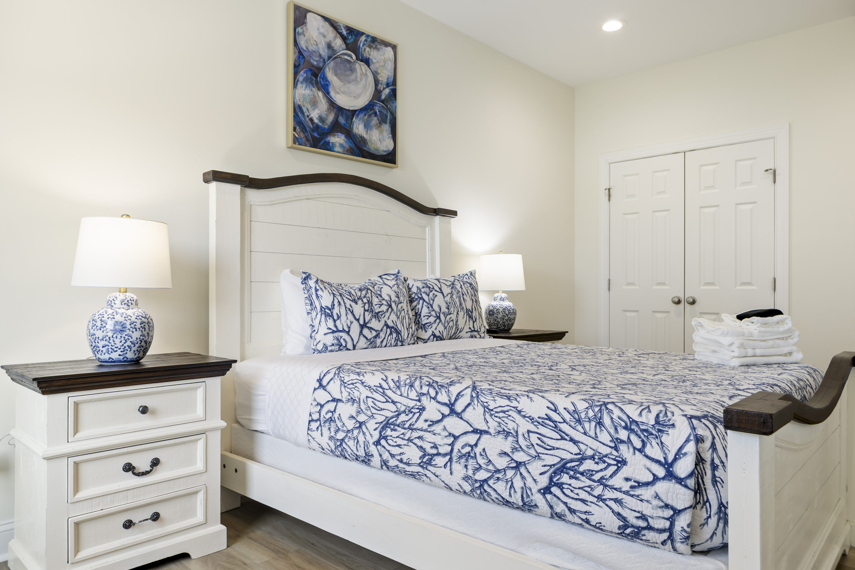 Bed & bath linens provided