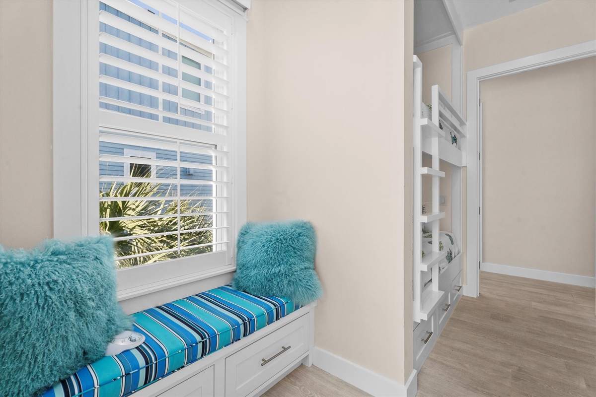 ffa8b6b996c948d18c7f94d6059be742 Large | Beachhouse | Texas | TX | Vacation Homes | Galveston | Crystal Beach | Kokomo | Breezy Days | Beachfront Elegance | Sunrise Serenity | Southern Sands Property Management, LLC
