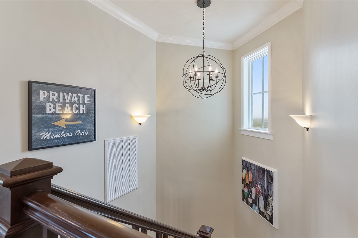 Stairway: With high ceilings for an air and light feel.