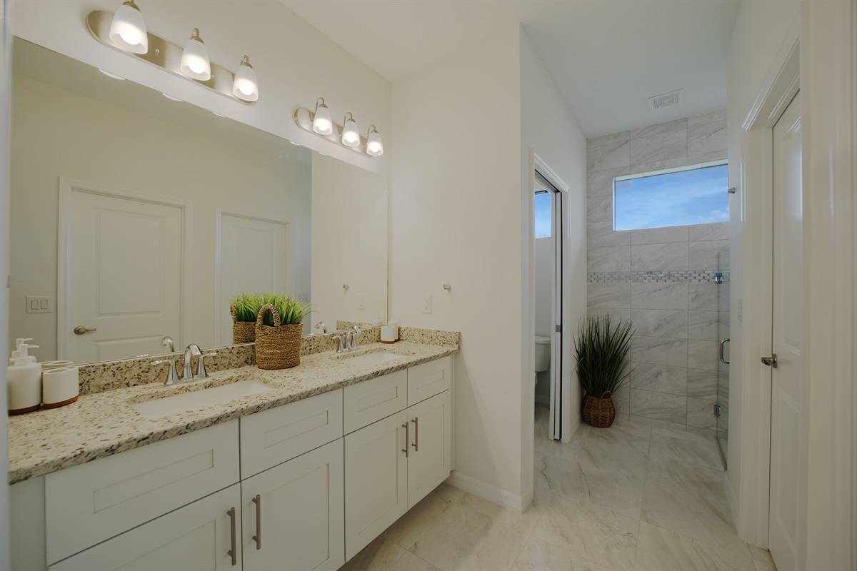 Dual sinks in master bathroom
