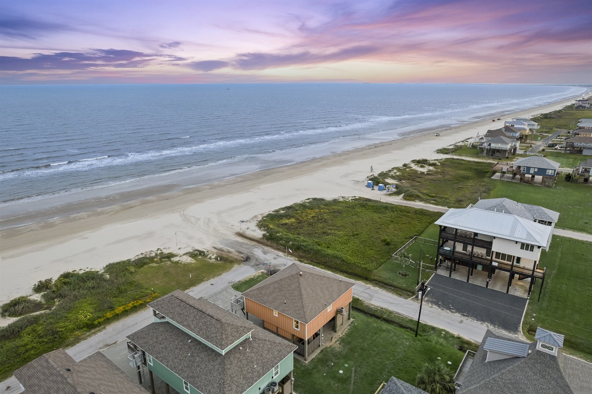 ffc00c34cc504687a58358ae35897fe2 Large | Beachhouse | Texas | TX | Vacation Homes | Galveston | Crystal Beach | Kokomo | Breezy Days | Beachfront Elegance | Sunrise Serenity | Southern Sands Property Management, LLC