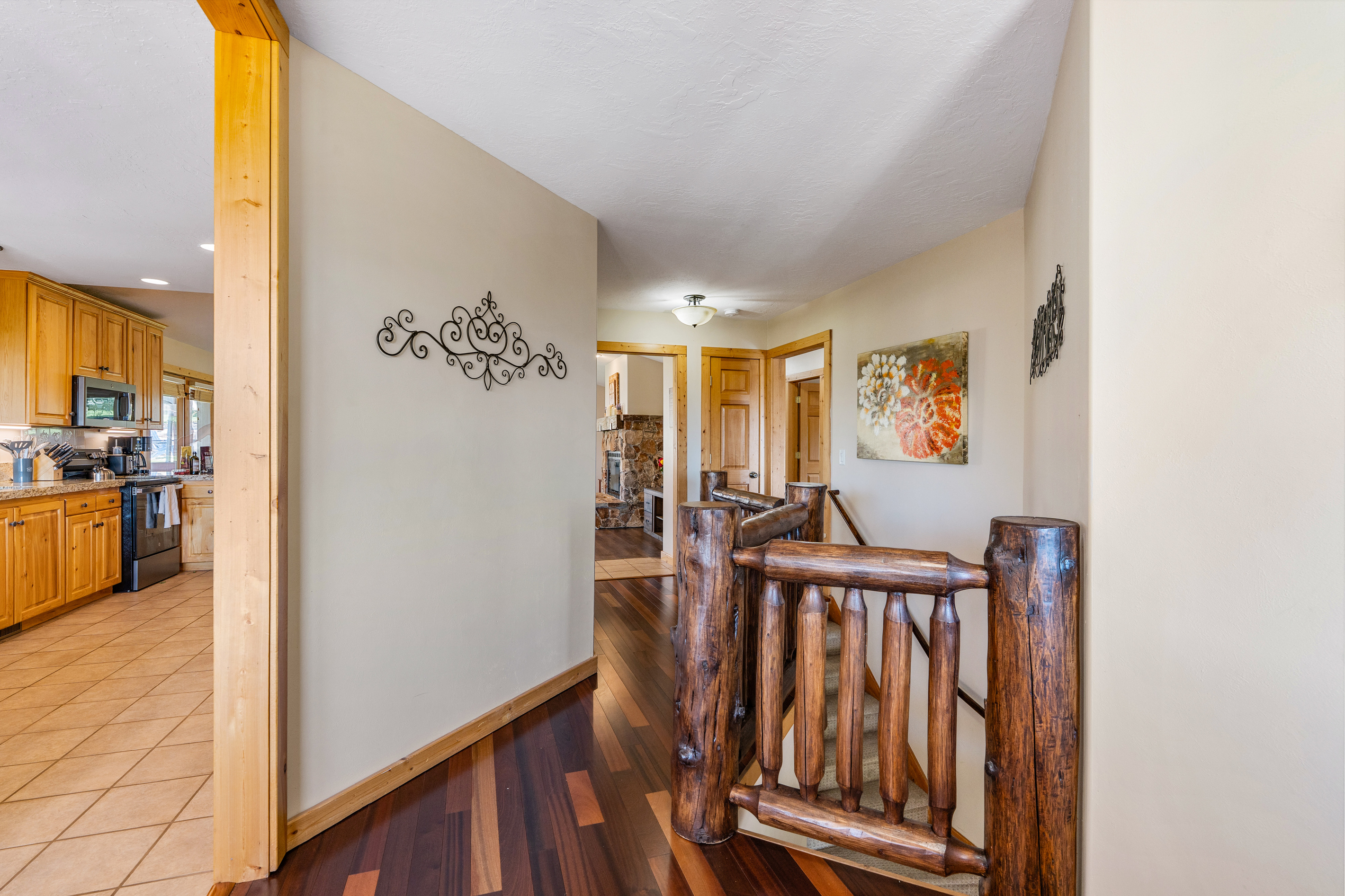 Inside the front door you feel the "lodge" starts to shine