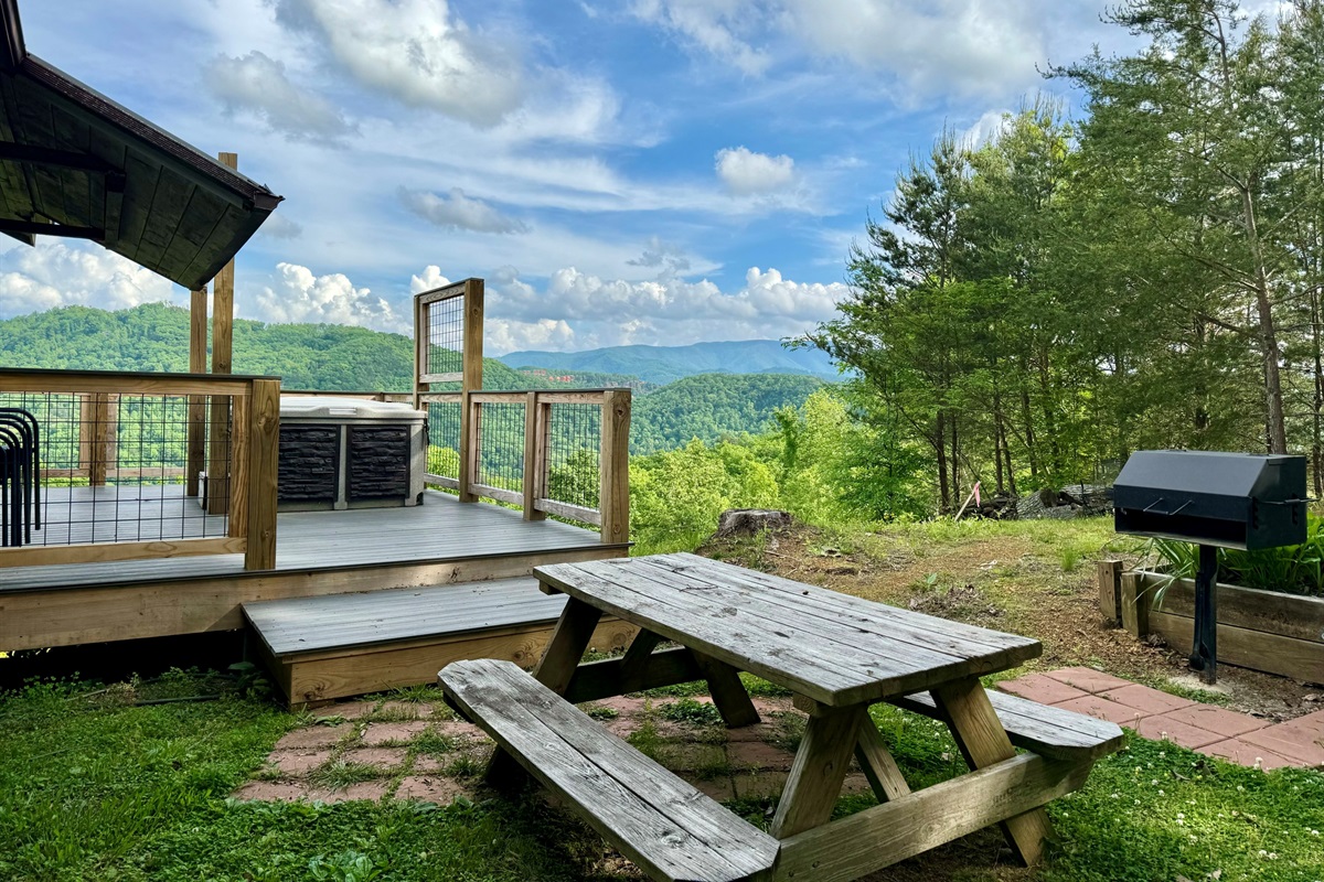 SPRING GRILLING AREA VIEW
