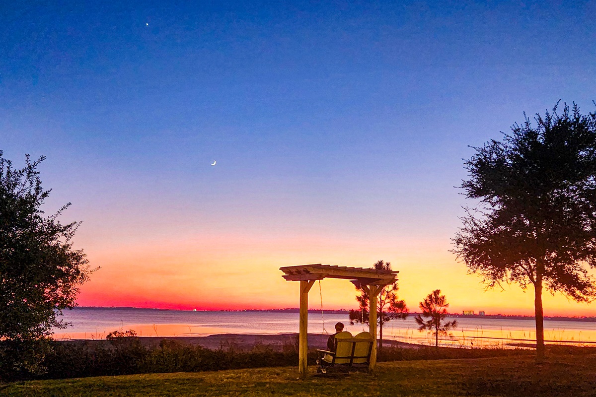 Sunsets like this are just 5 minutes away on the Bay