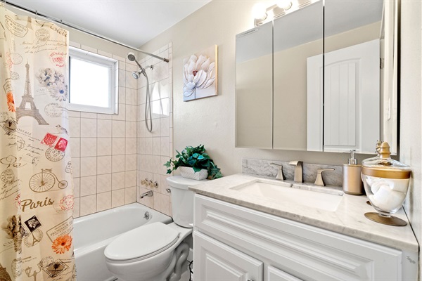 Total Refreshment Zone: Full Bathroom! 🛁💆