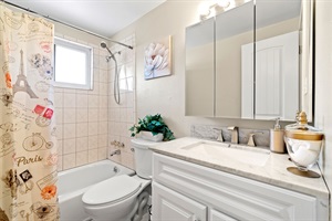 Total Refreshment Zone: Full Bathroom! 🛁💆