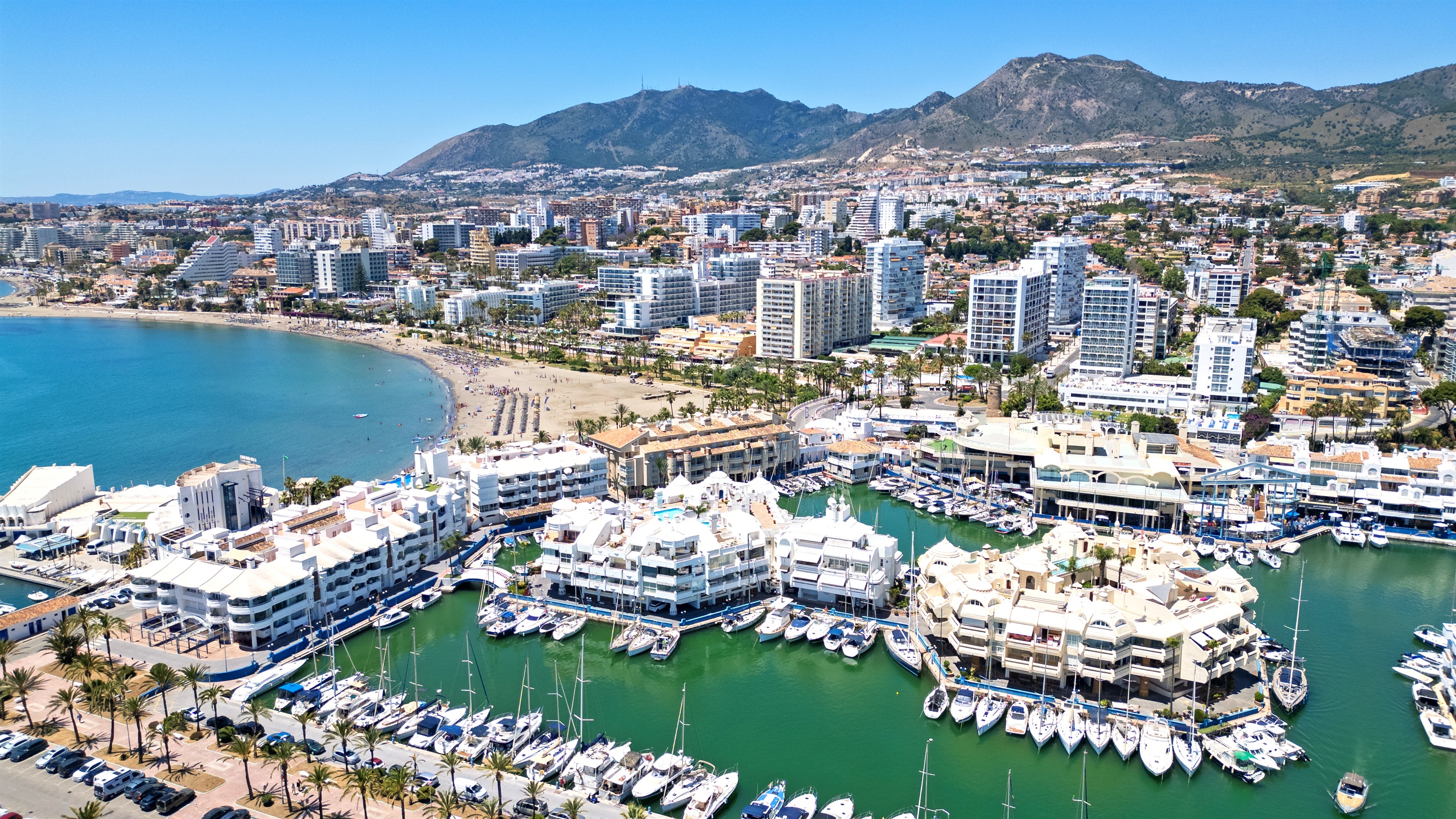 Puerto Marina, Benalmádena – One of the most beautiful marinas on the Costa del Sol, known for its lively atmosphere, waterfront dining, and stunning views both day and night.t.